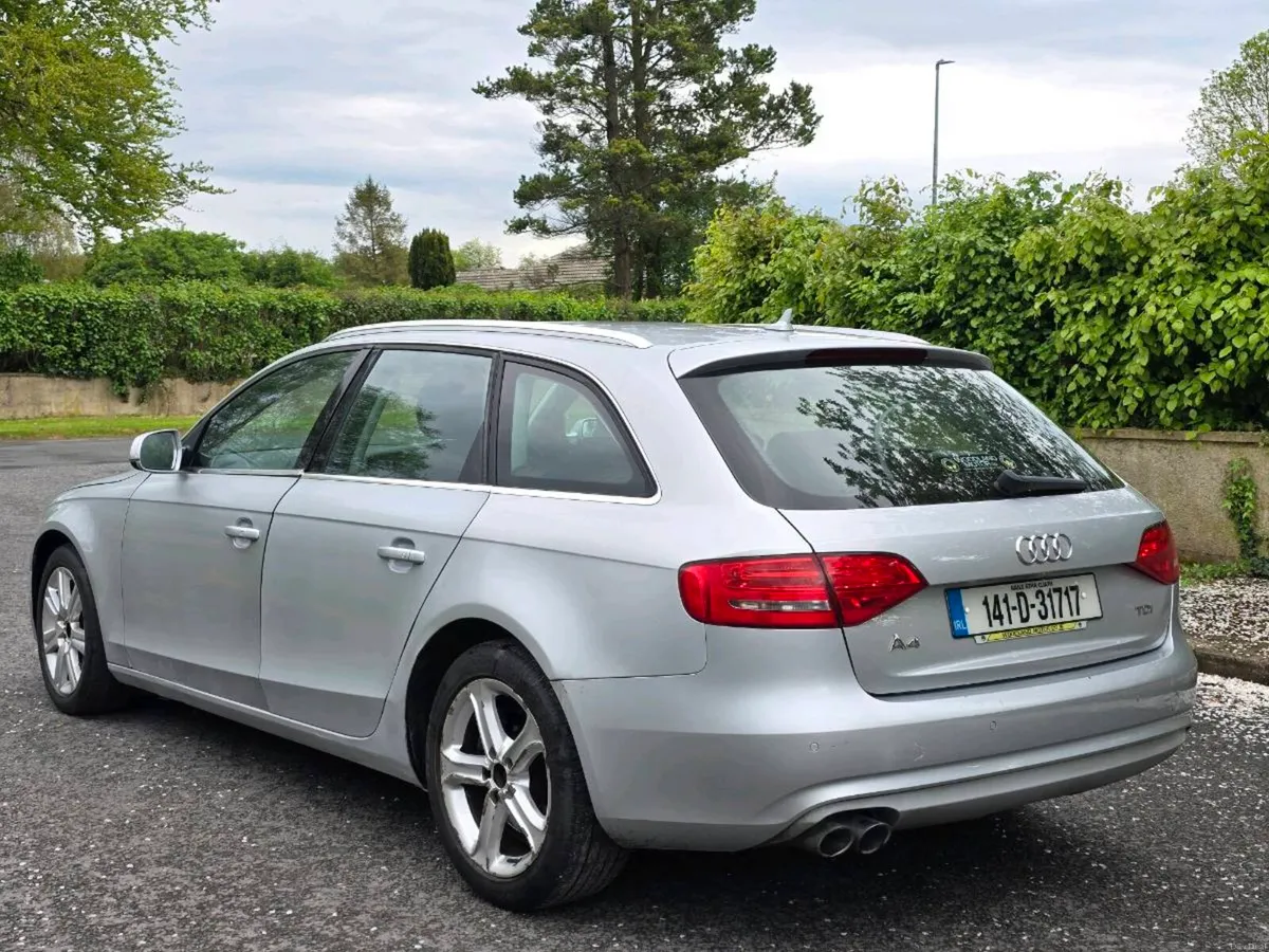 Audi A4 TECHNIC ESTATE - Image 3