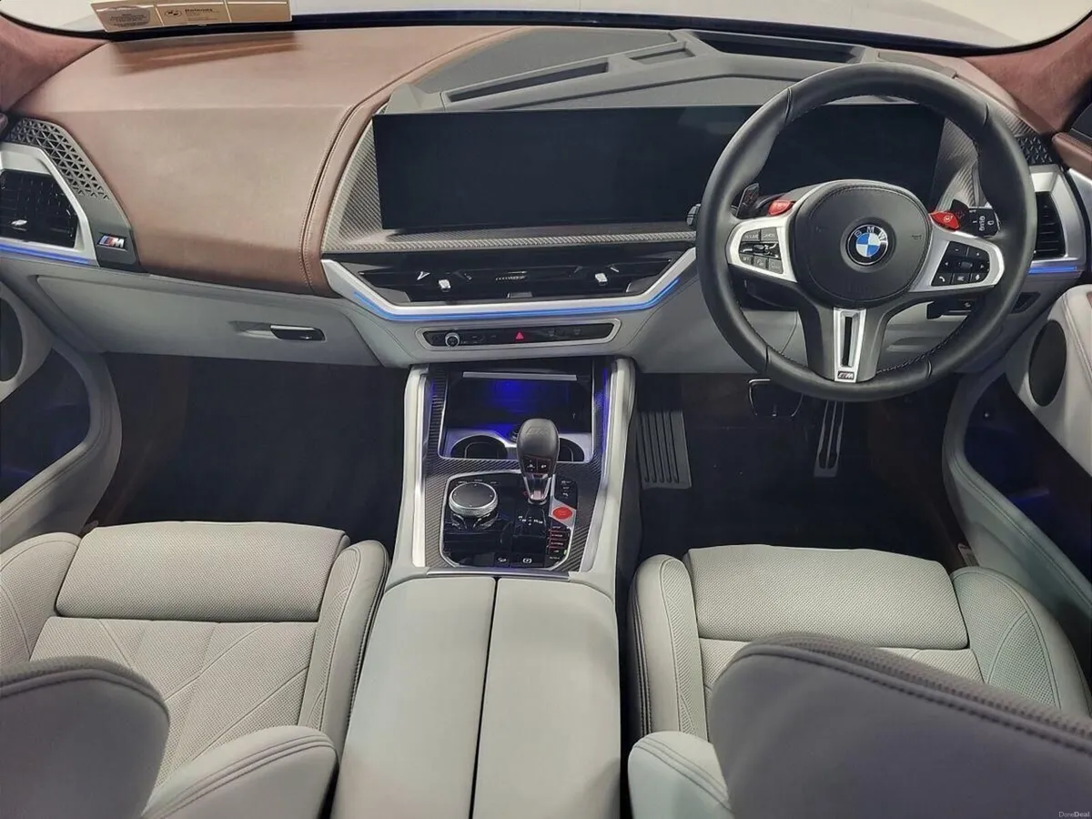 BMW XM 50e - Image 4