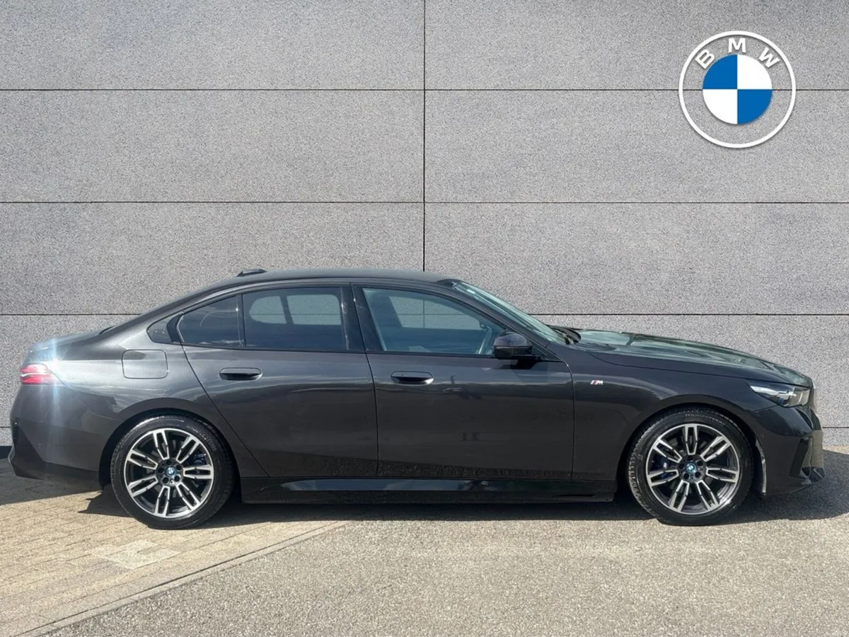 BMW 5-Series 530e M Sport Saloon - Image 3