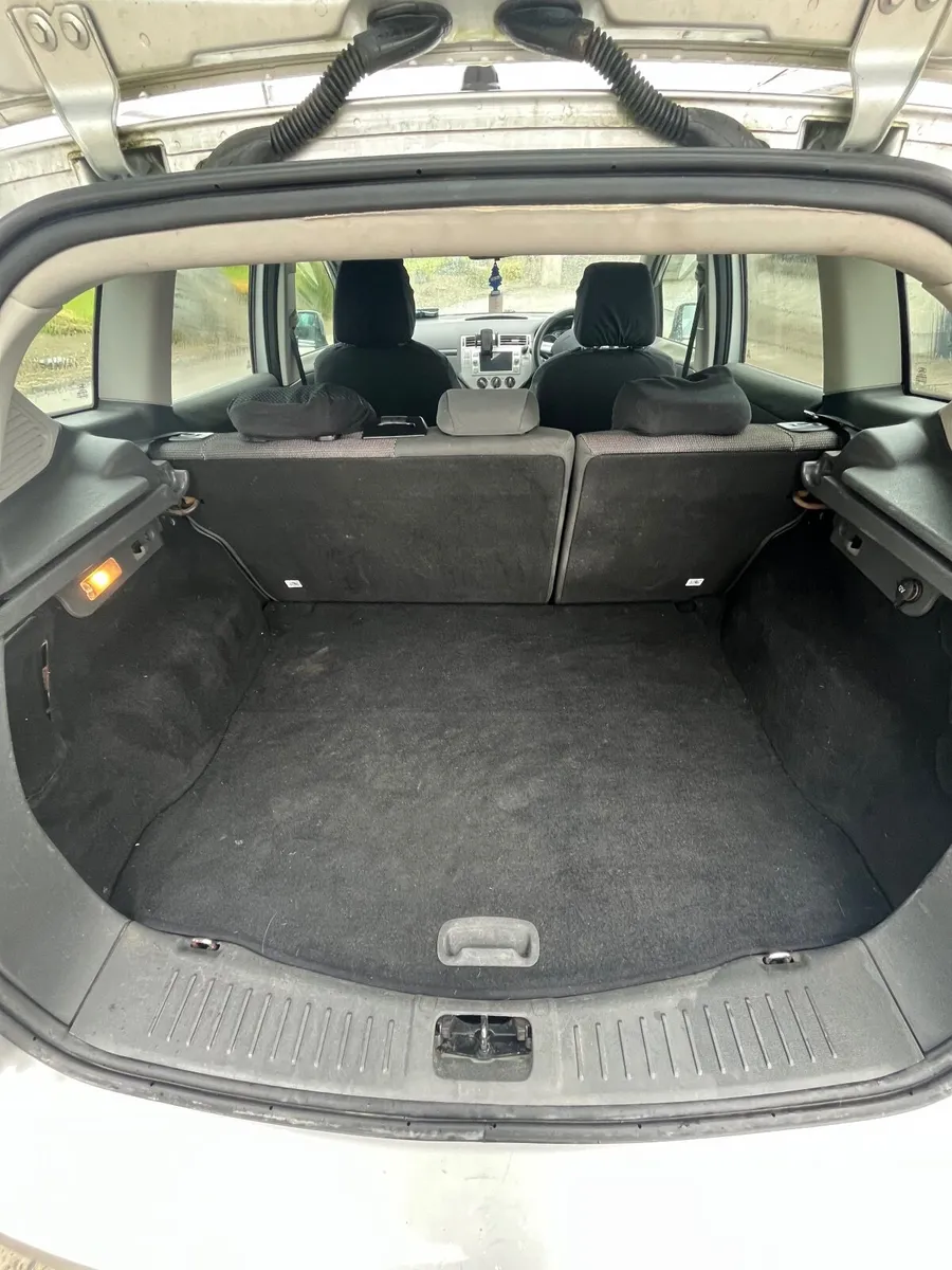Ford Kuga 2011 - Image 4