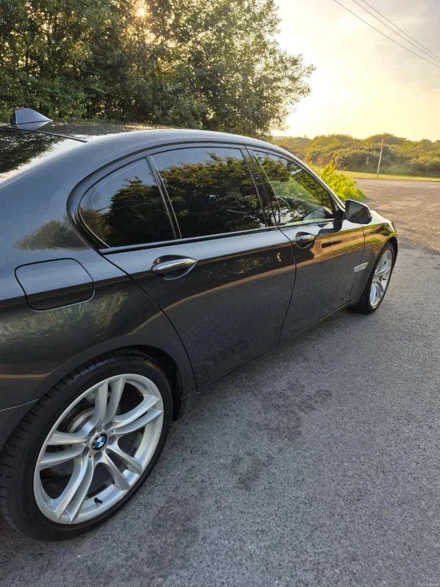 BMW 7 SERIES - Image 3