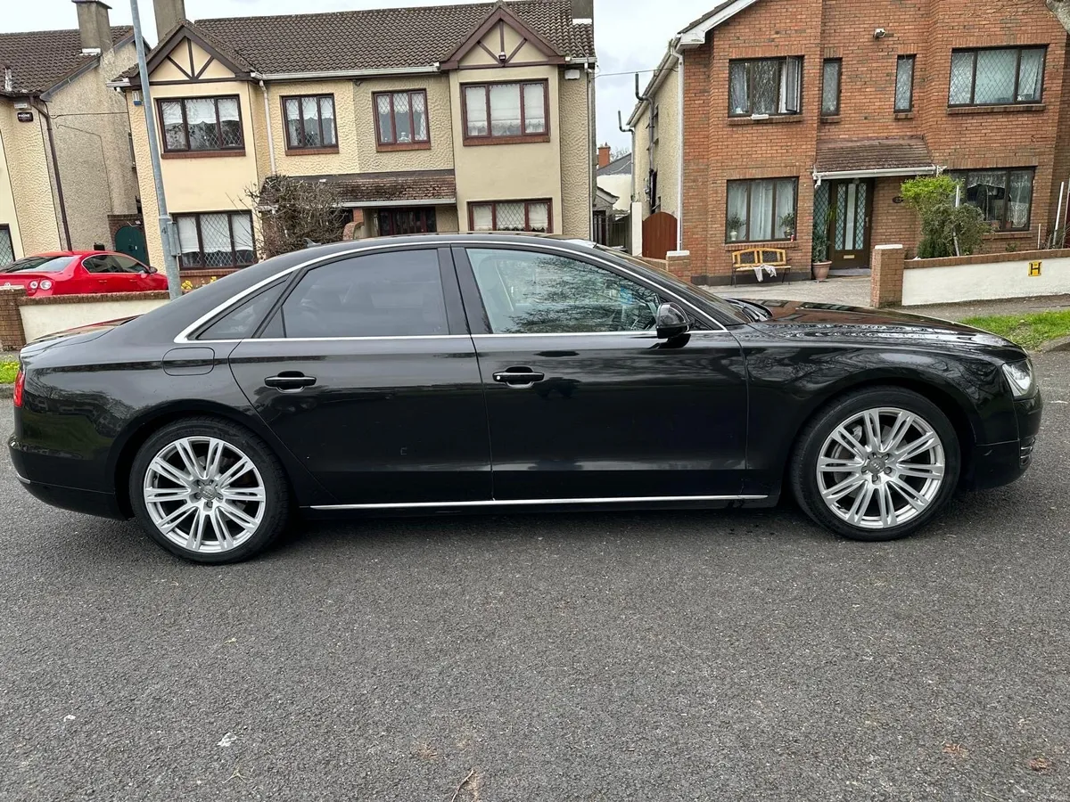 Audi A8 executive 2012 3.0D - Image 2