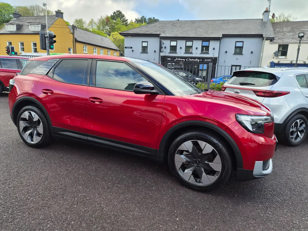 2025 Ford Explorer Premium Extended Range 77kWh EV - Image 1