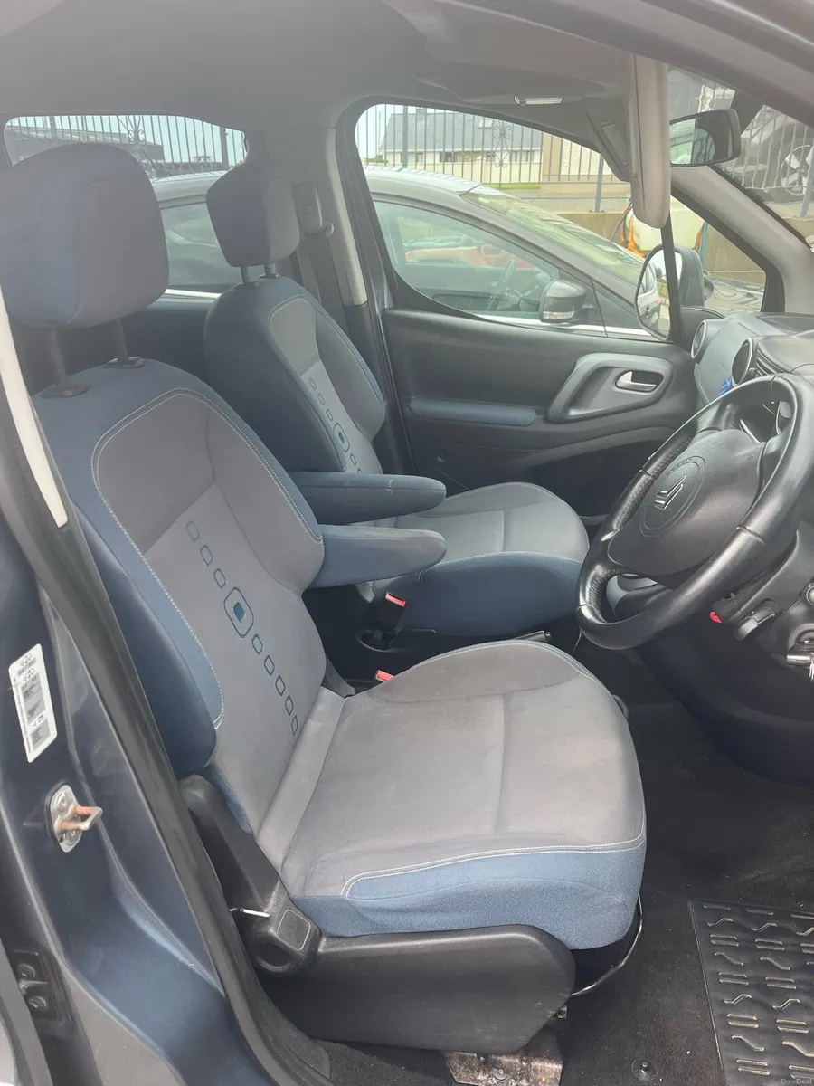 Citreon Berlingo Multispace wheelchair - Image 4