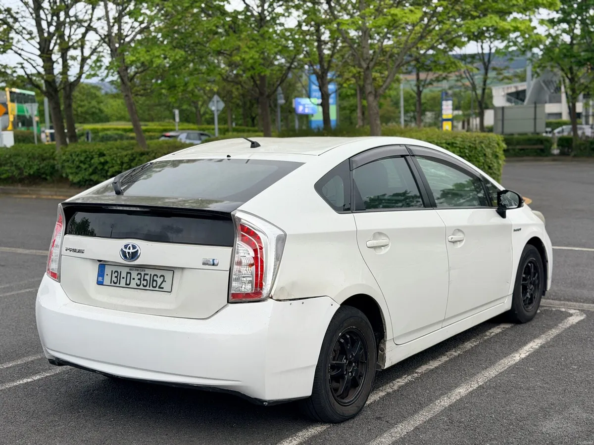2013 Toyota Prius 1.8 Petrol Hybrid - Image 4