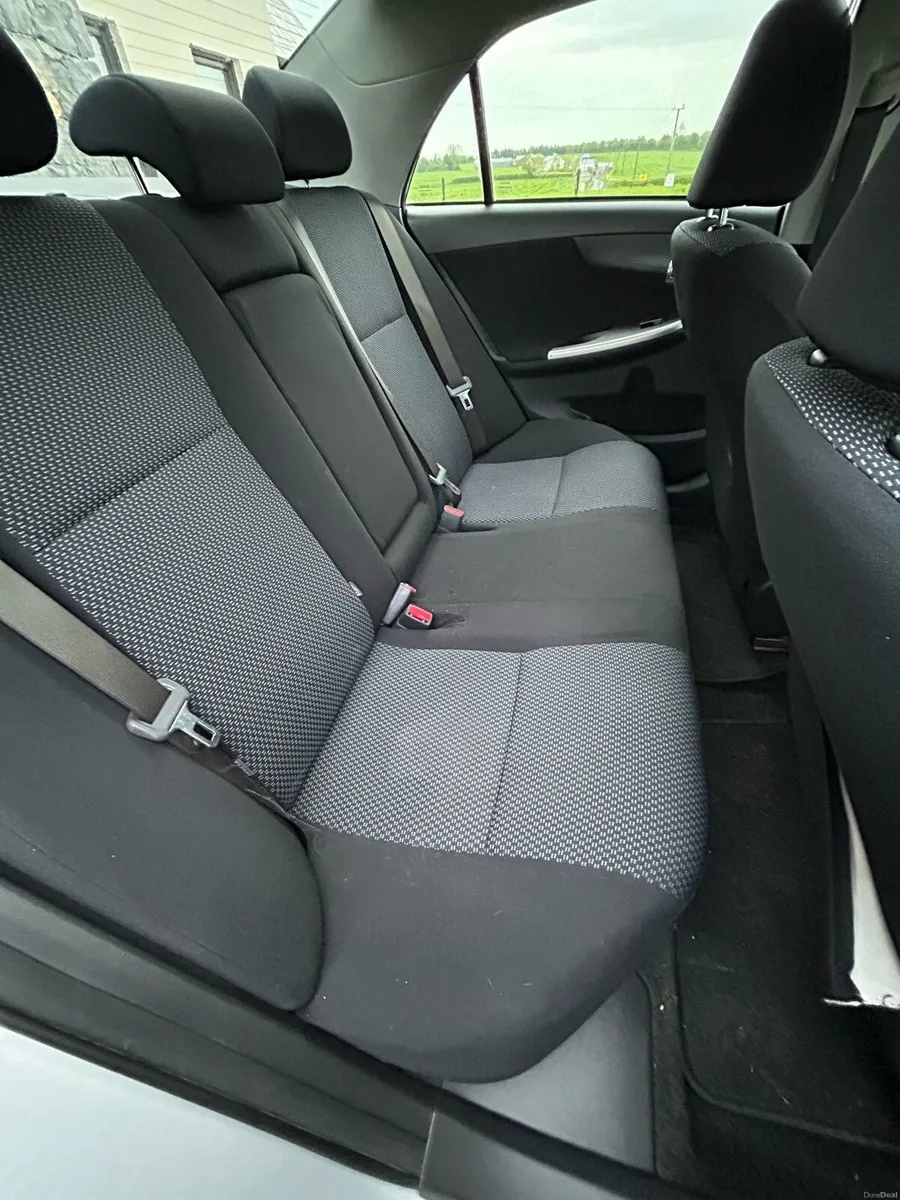 Toyota Corolla (1 owner, top spec, full history) - Image 6