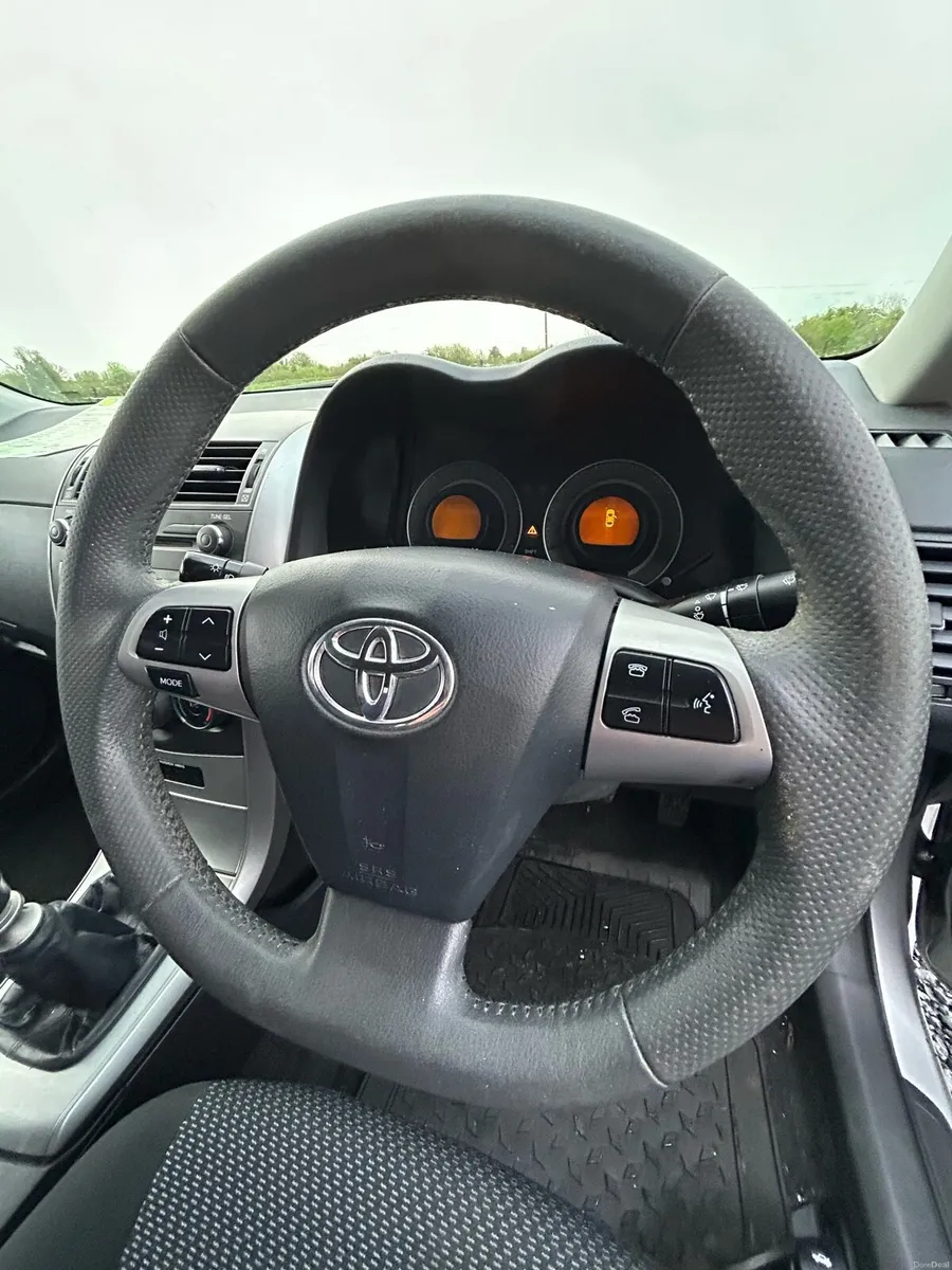 Toyota Corolla (1 owner, top spec, full history) - Image 3