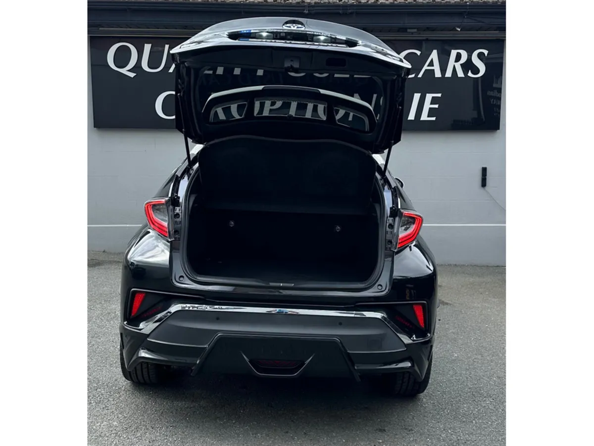 Toyota C-HR C-HR 1.8 HYBRID SPORT//FULLY LOADED//N - Image 5