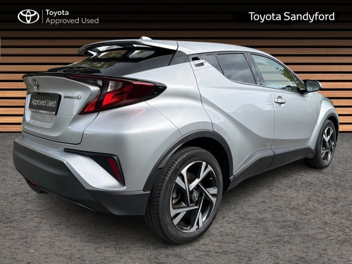 Toyota C-HR HYBRID SPORT // REAR CAMERA // BLUETOO - Image 2