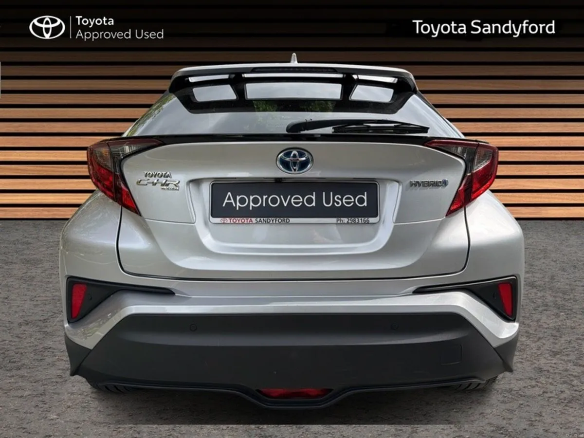 Toyota C-HR HYBRID SPORT // REAR CAMERA // BLUETOO - Image 4