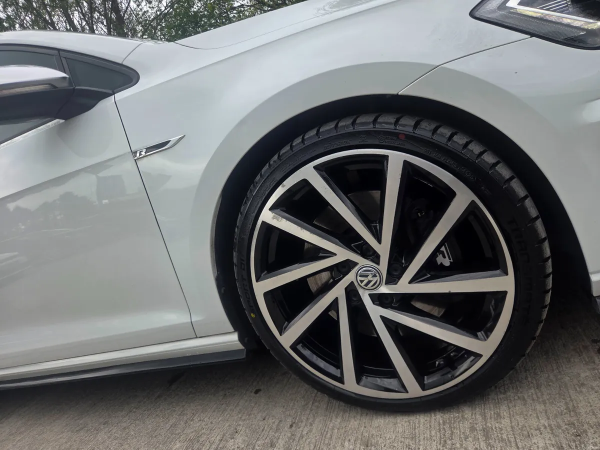 182 Volkswagen Golf R 2.0 TSI DSG 310BHP 4Motion - Image 3