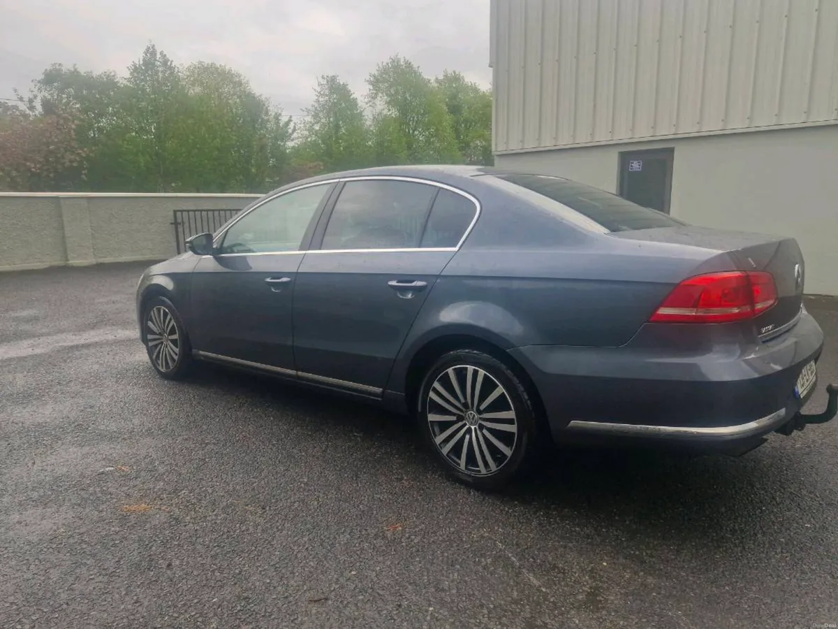 Volkswagen Passat - Image 3