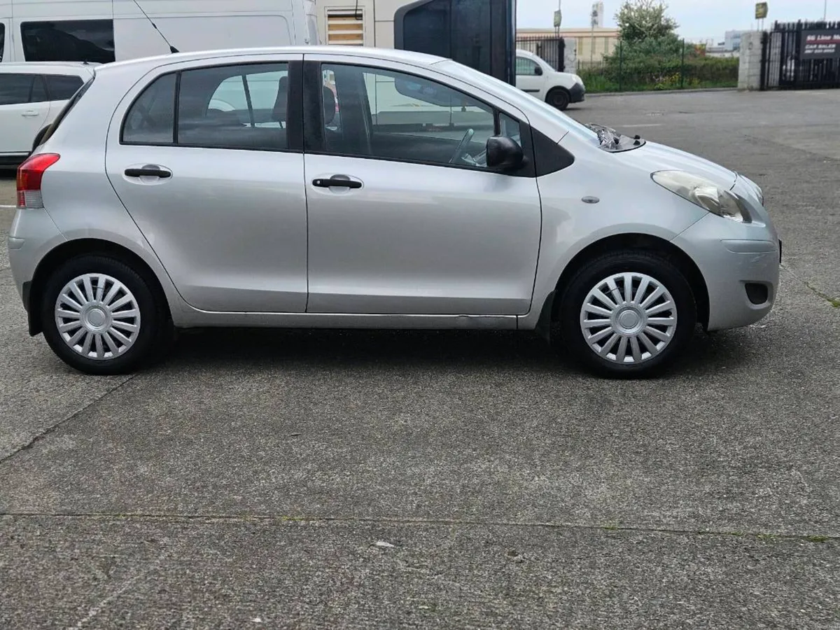 09 Toyota Yaris 1.0 NCT - Image 2