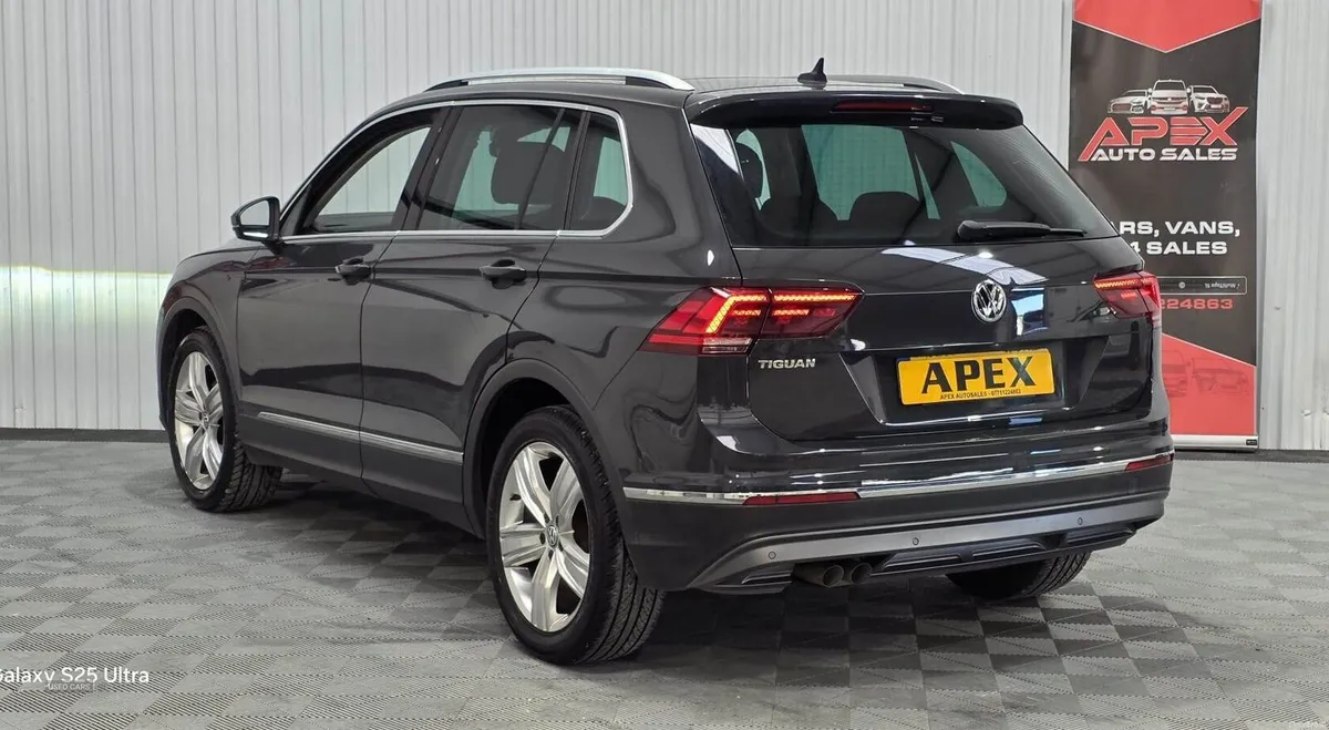 Volkswagen Tiguan DIESEL ESTATE - Image 3