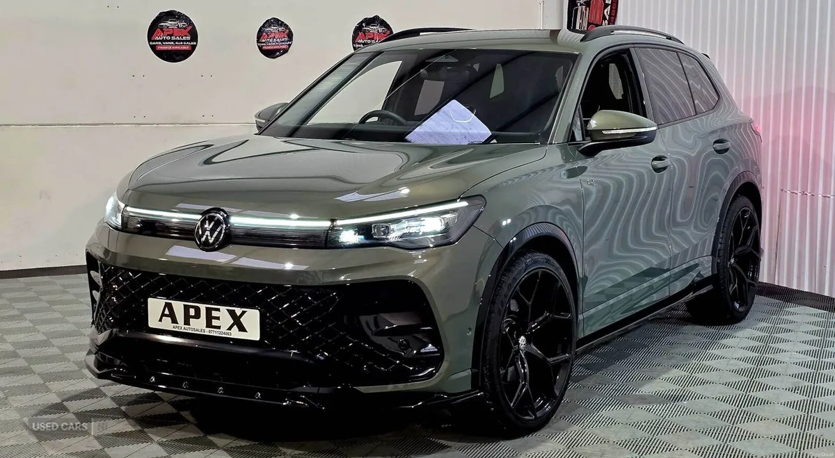 Volkswagen Tiguan DIESEL ESTATE - Image 2