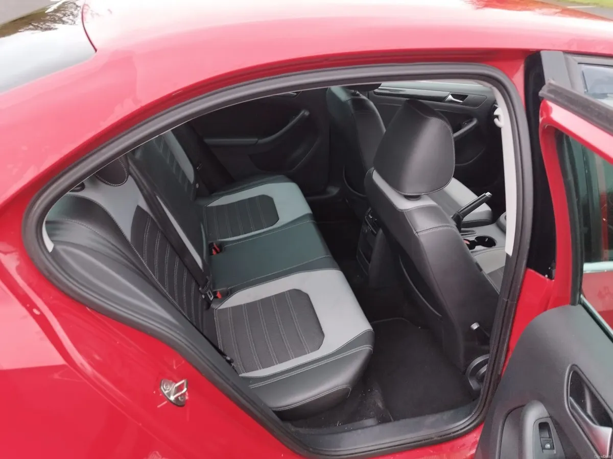 171 Jetta 2L manual diesel - Image 2