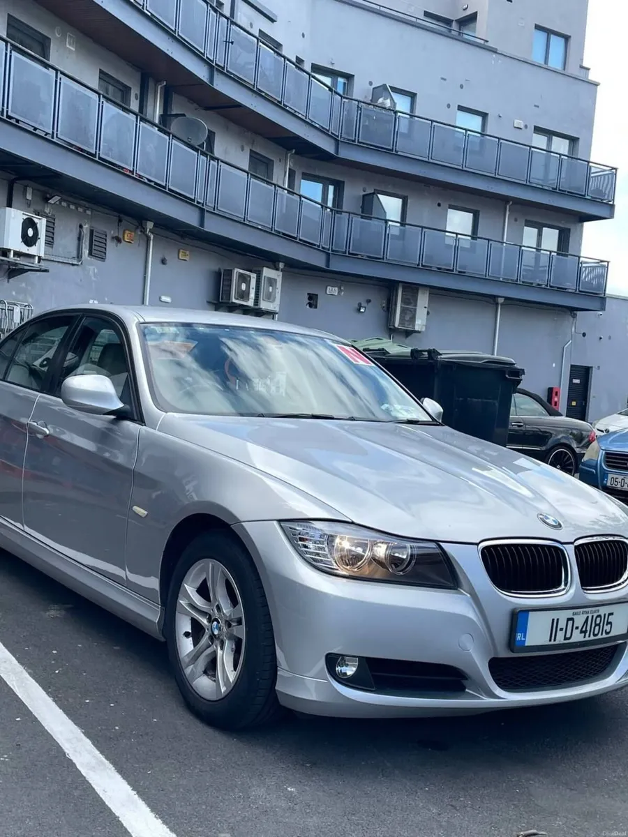 BMW 3-Series 2011 - Image 1