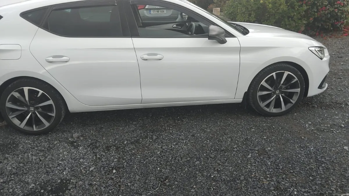 SEAT Leon 2021 - Image 1