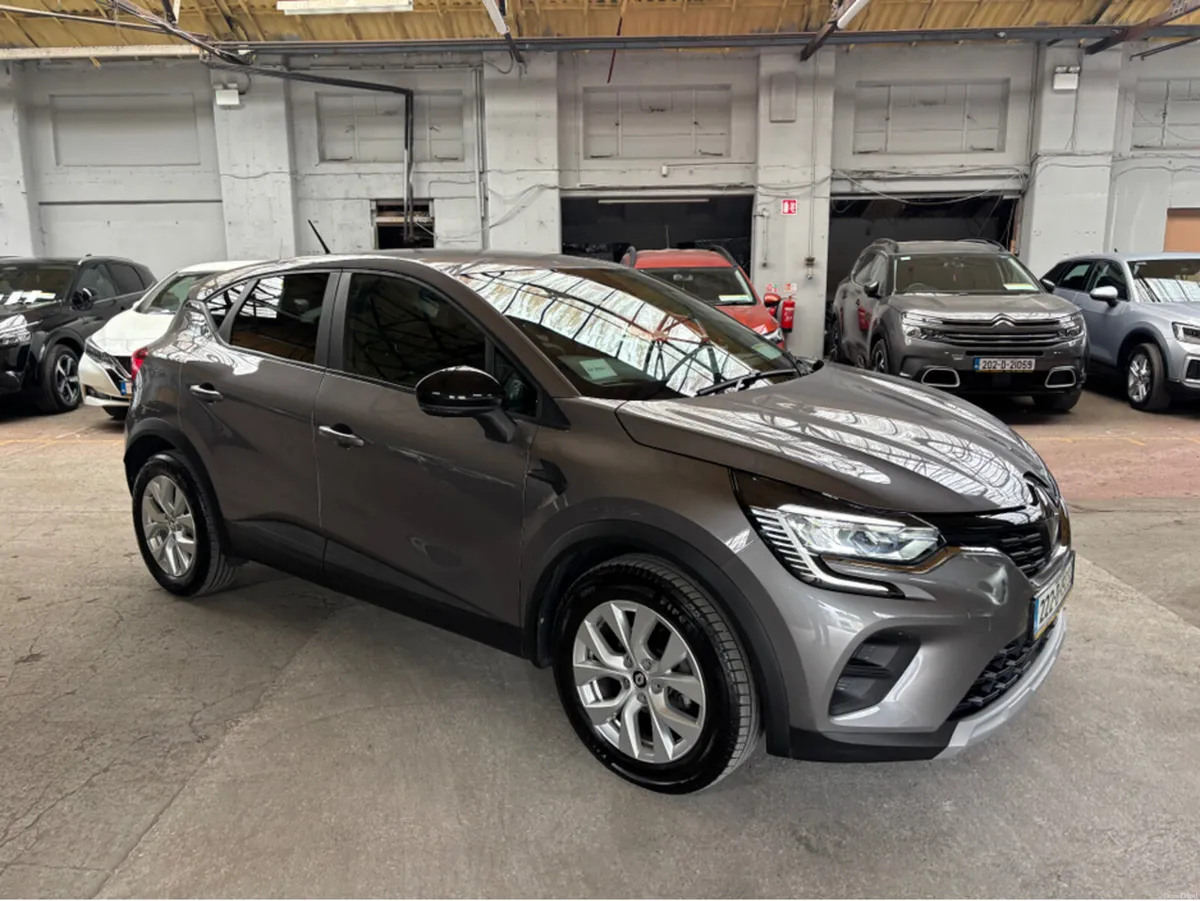 Renault Captur ICONIC EDITION NAEB TCE 90 MAN only - Image 1