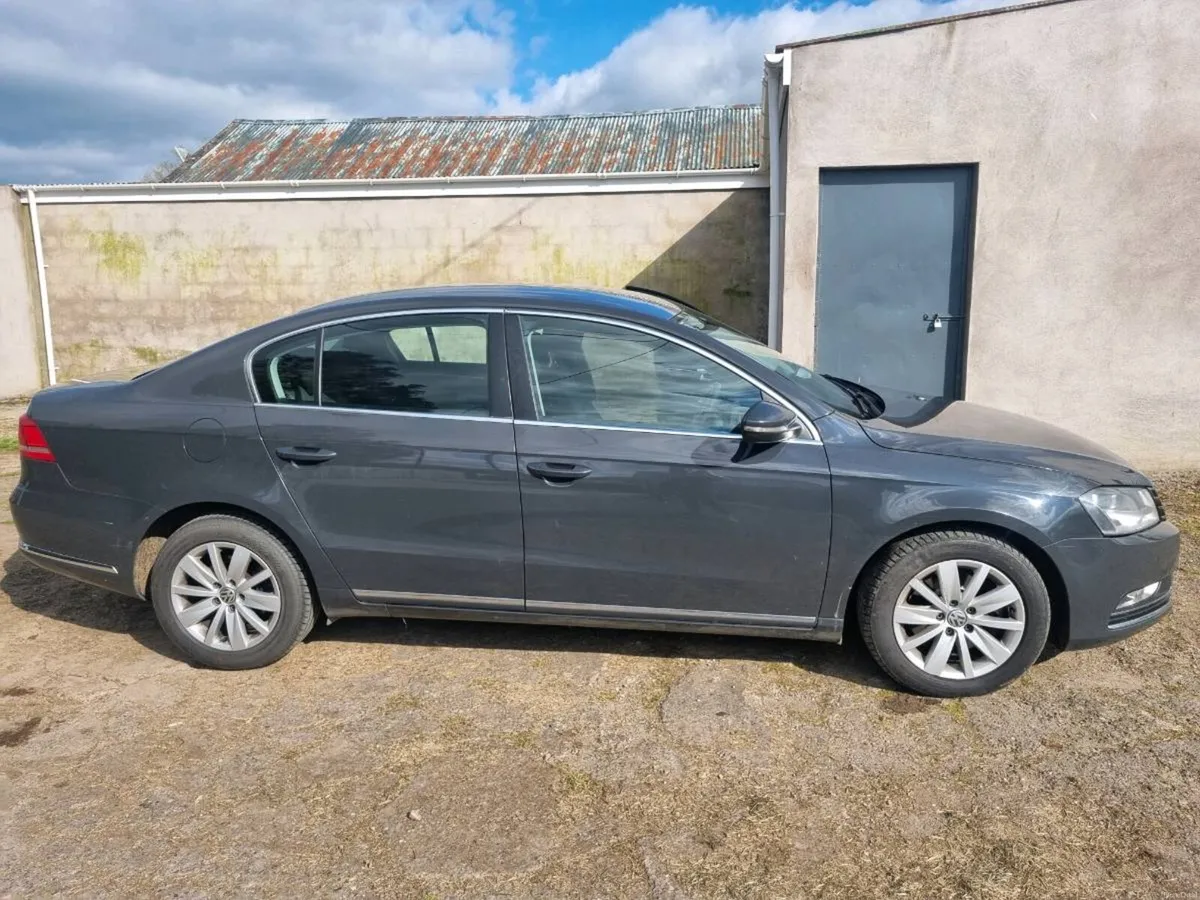 Volkswagen Passat 141 - Image 2
