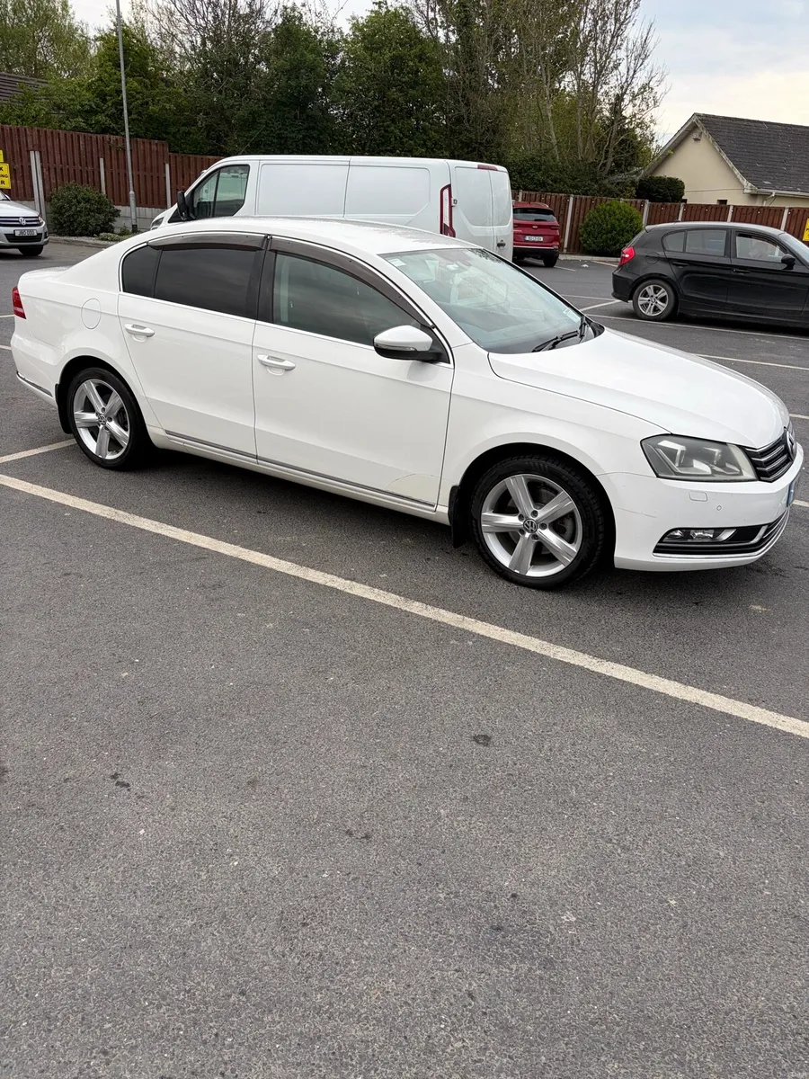 Volkswagen Passat - Image 1
