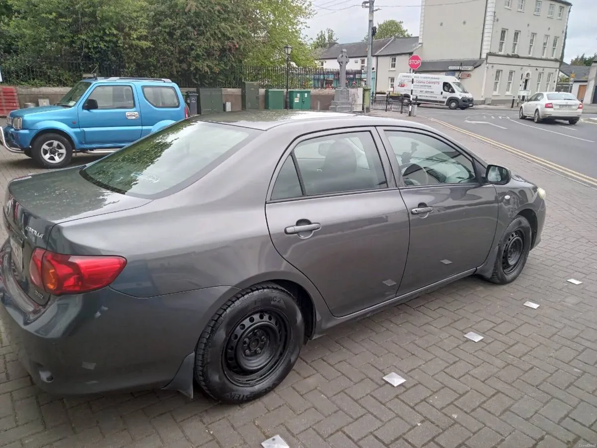 Toyota corolla - Image 3