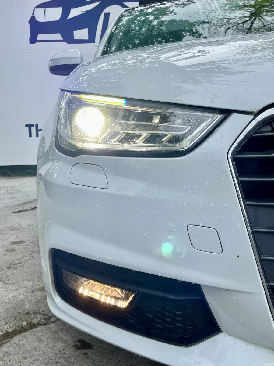 Audi A1 S Tronic 1.4 Tfsi Automatic panoramic roof - Image 5