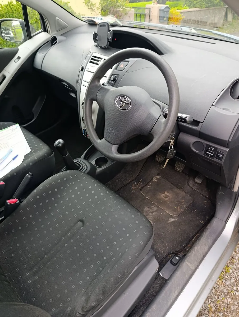 Toyota Yaris 2007 - Image 3