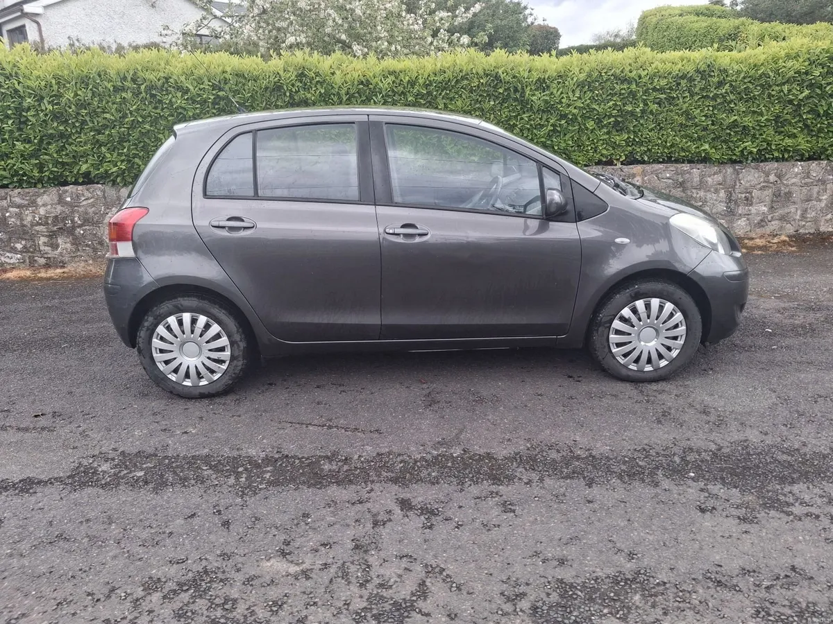 09 Toyota Yaris 1.0, new nct mar. 2027, taxed - Image 4
