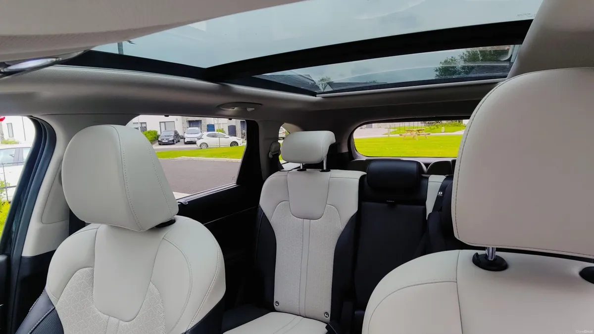Kia Sorento 2021 K4 Petrol PHEV 7 Seater Black - Image 2