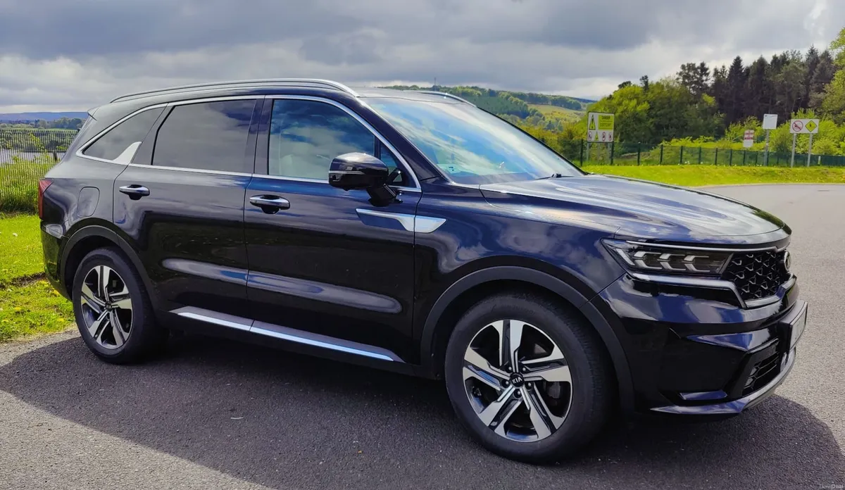 Kia Sorento 2021 K4 Petrol PHEV 7 Seater Black - Image 1