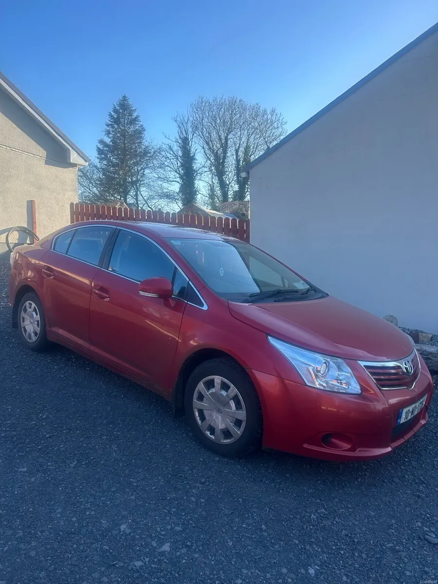 2010 Toyota Avensis - Image 1
