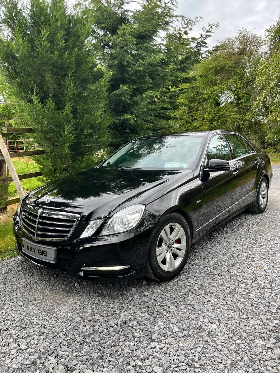 Mercedes-Benz E-Class 2011 - Image 1