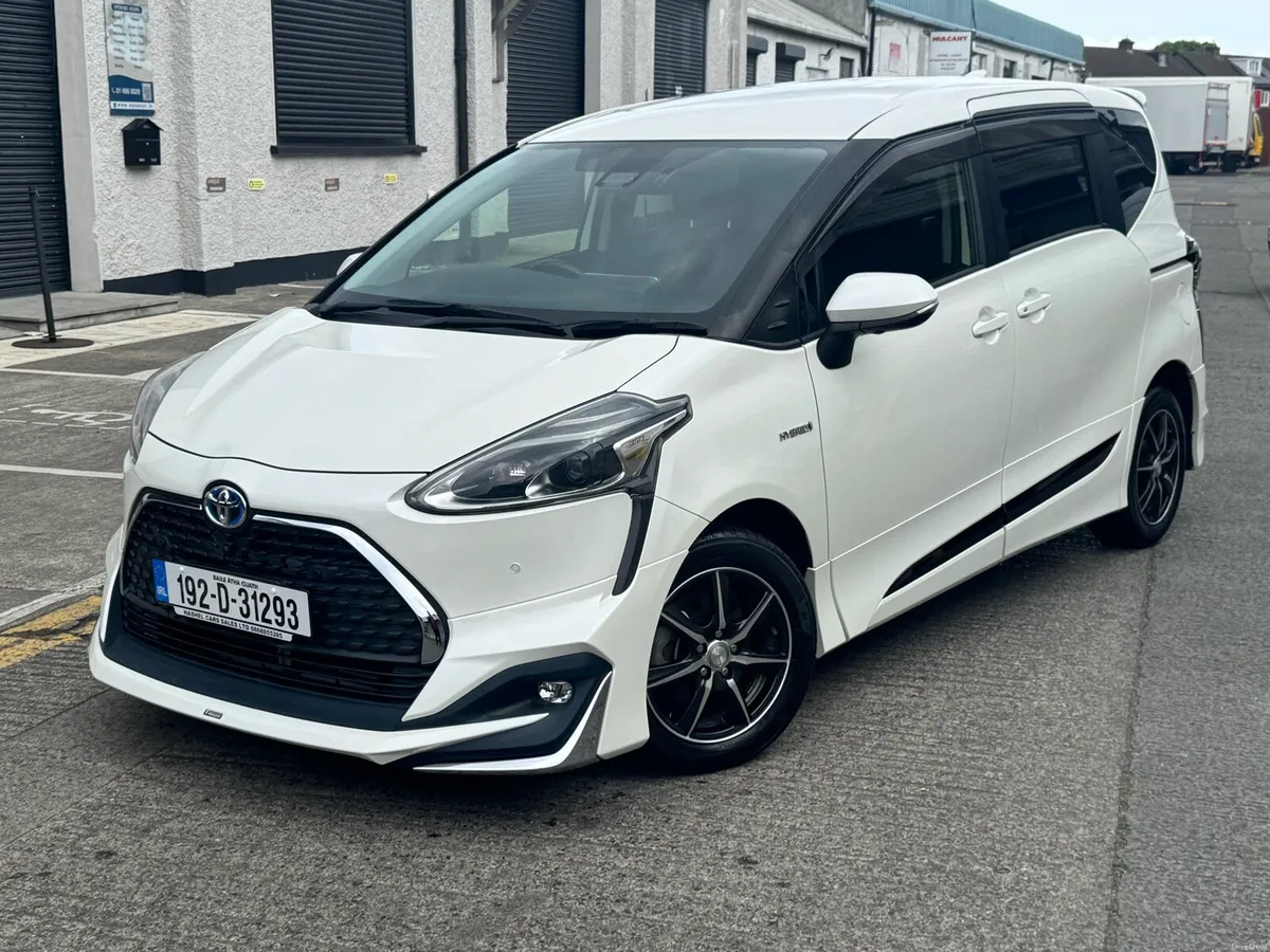 Toyota Sienta Hybird 7 Seater Superb 74k New NCT - Image 2