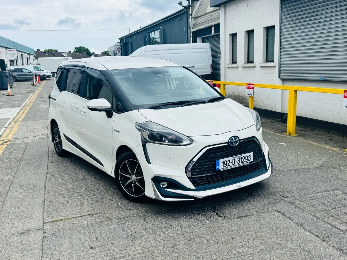Toyota Sienta Hybird 7 Seater Superb 74k New NCT - Image 1