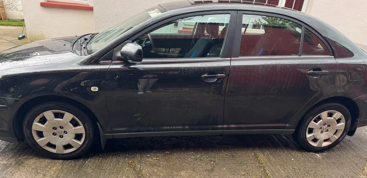 Toyota Avensis 2005 - Image 1