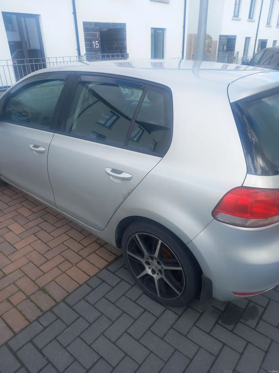 Volkswagen Golf 2009 - Image 1