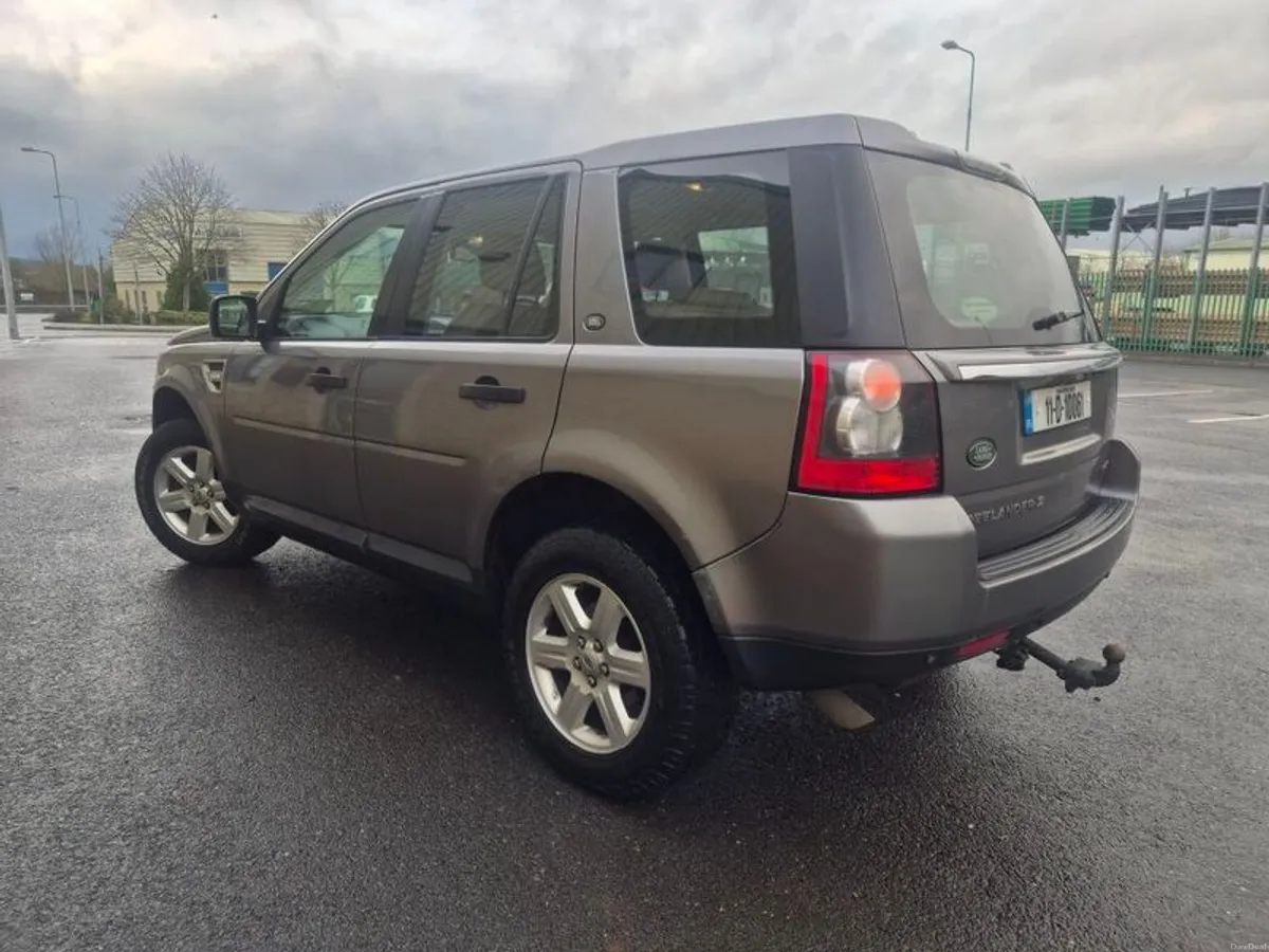 2011 Land Rover Freelander - Image 3