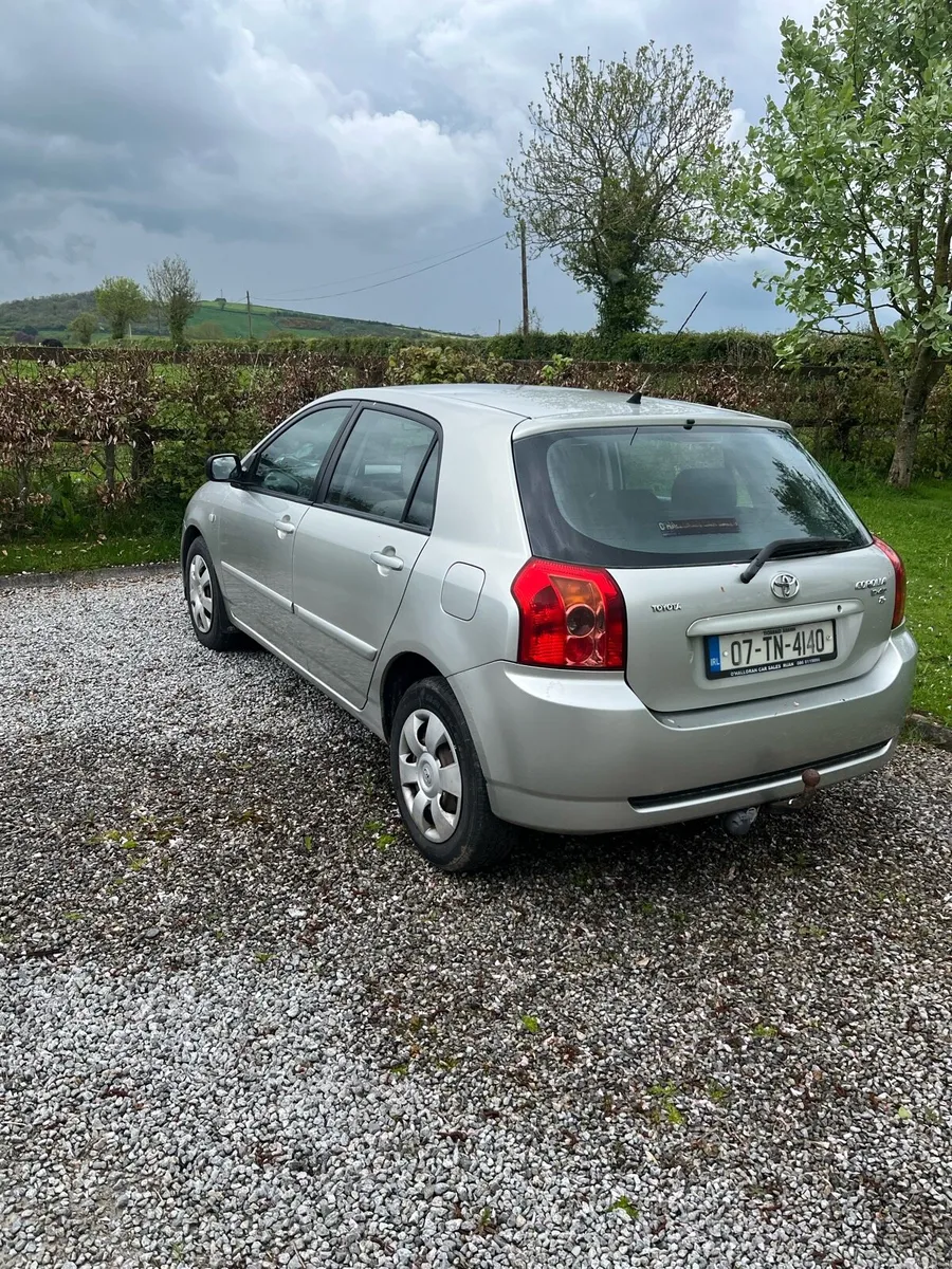 07 Toyota Corolla - Image 3