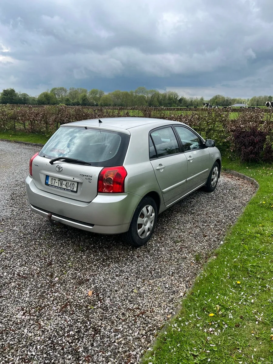 07 Toyota Corolla - Image 4