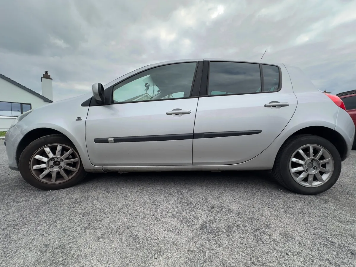 Renault Clio 2008 - Image 2