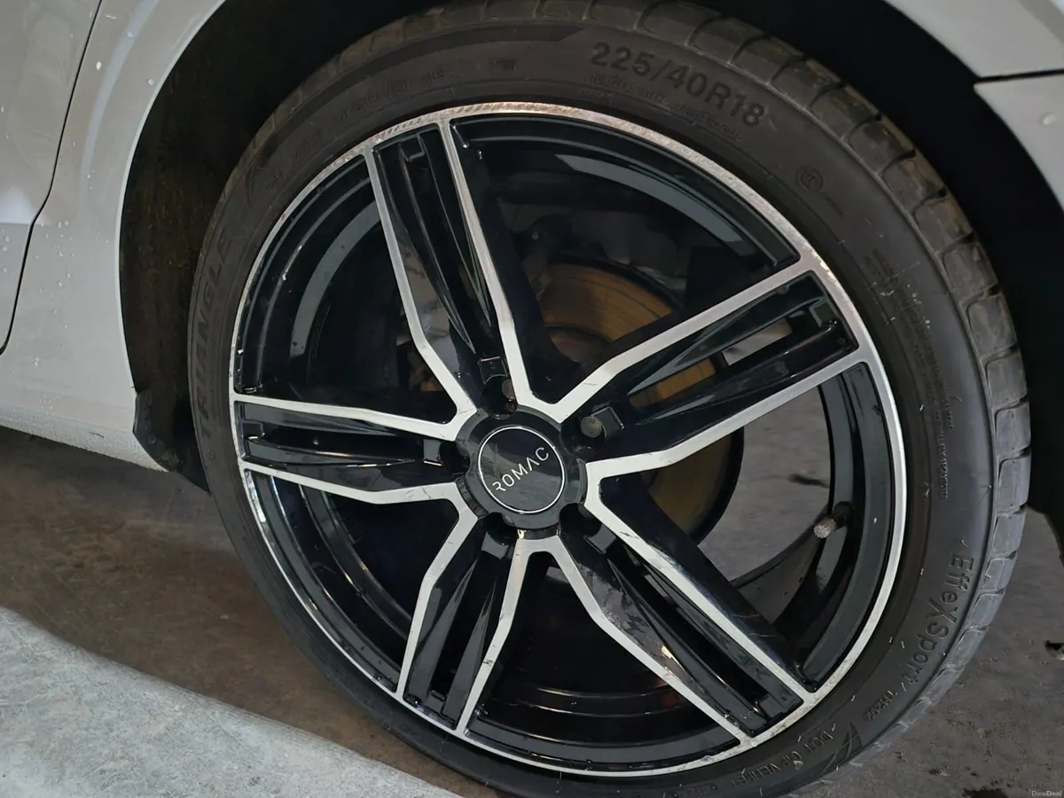 Audi A3 2015 - Image 2