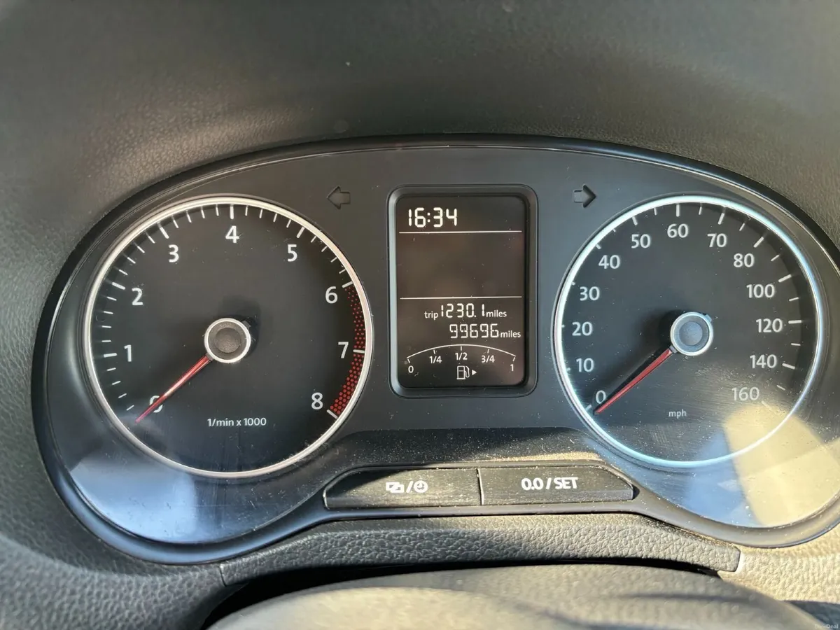 Volkswagen Polo 2014 - Image 2