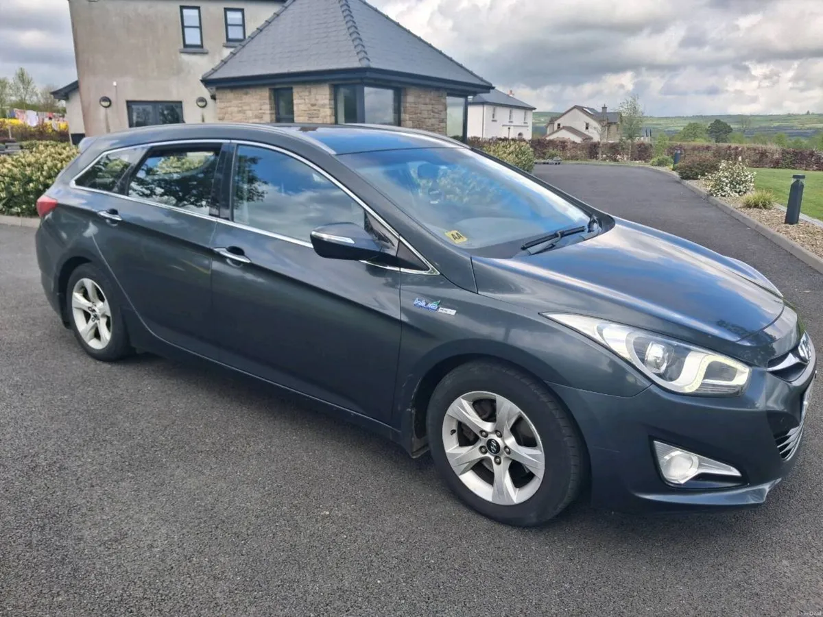 Hyundai i40 Estate - Image 4
