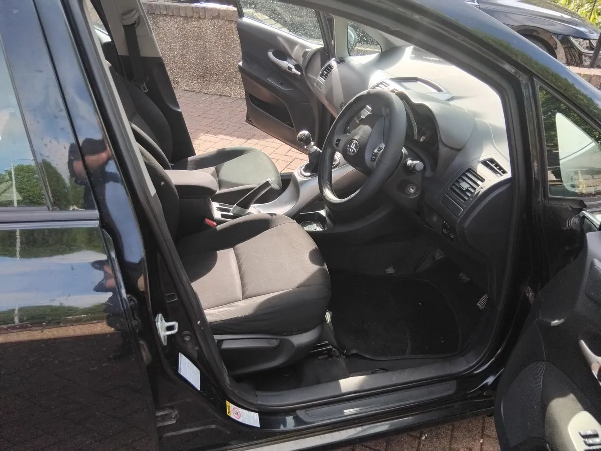 Toyota Auris 2013 - Image 3
