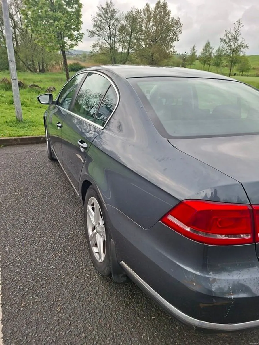 2012 Volkswagen Passat - Image 3