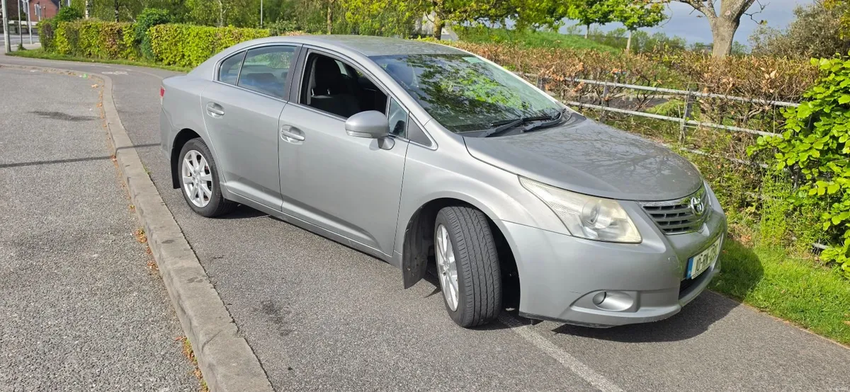 Toyota Avensis 2010 - Image 1