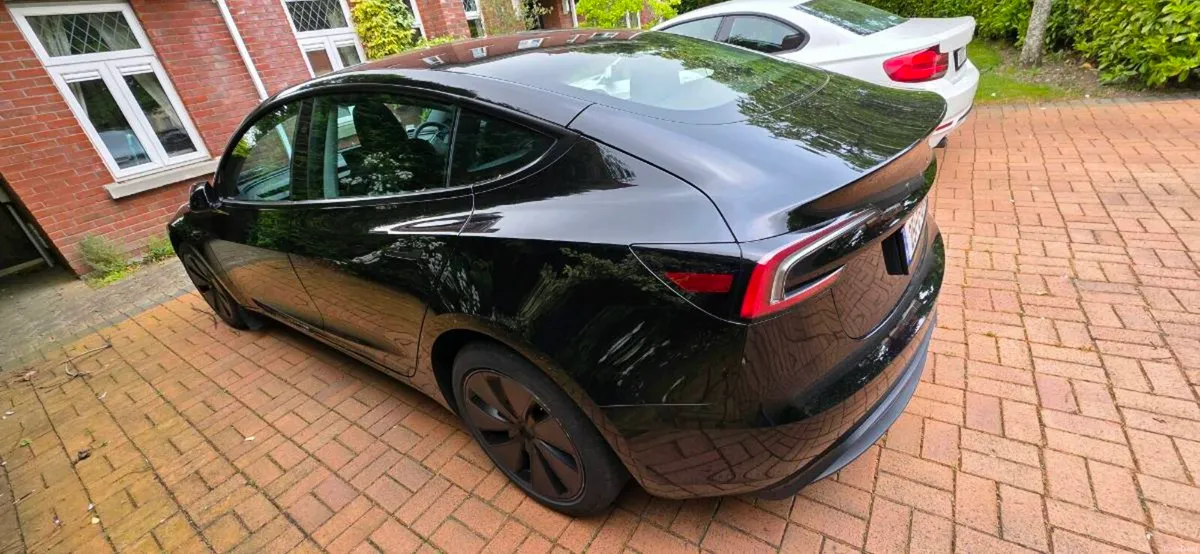 Tesla Model 3 RWD Low Mileage - Image 4