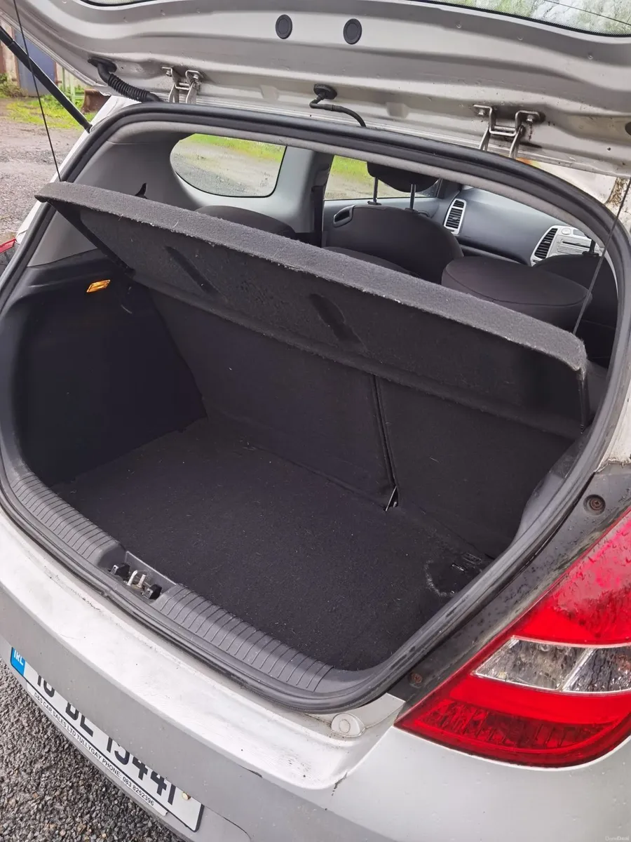 Hyundai i20 2010 - Image 4