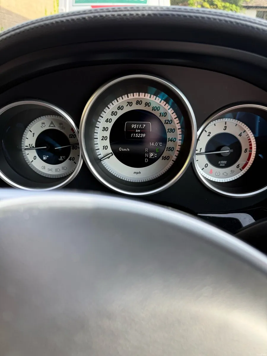 Very low mileage Mercedes CLS - Image 4